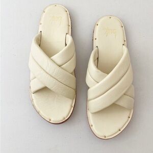 New Beek Dovetail Crisscross Slides Sandals Shoes